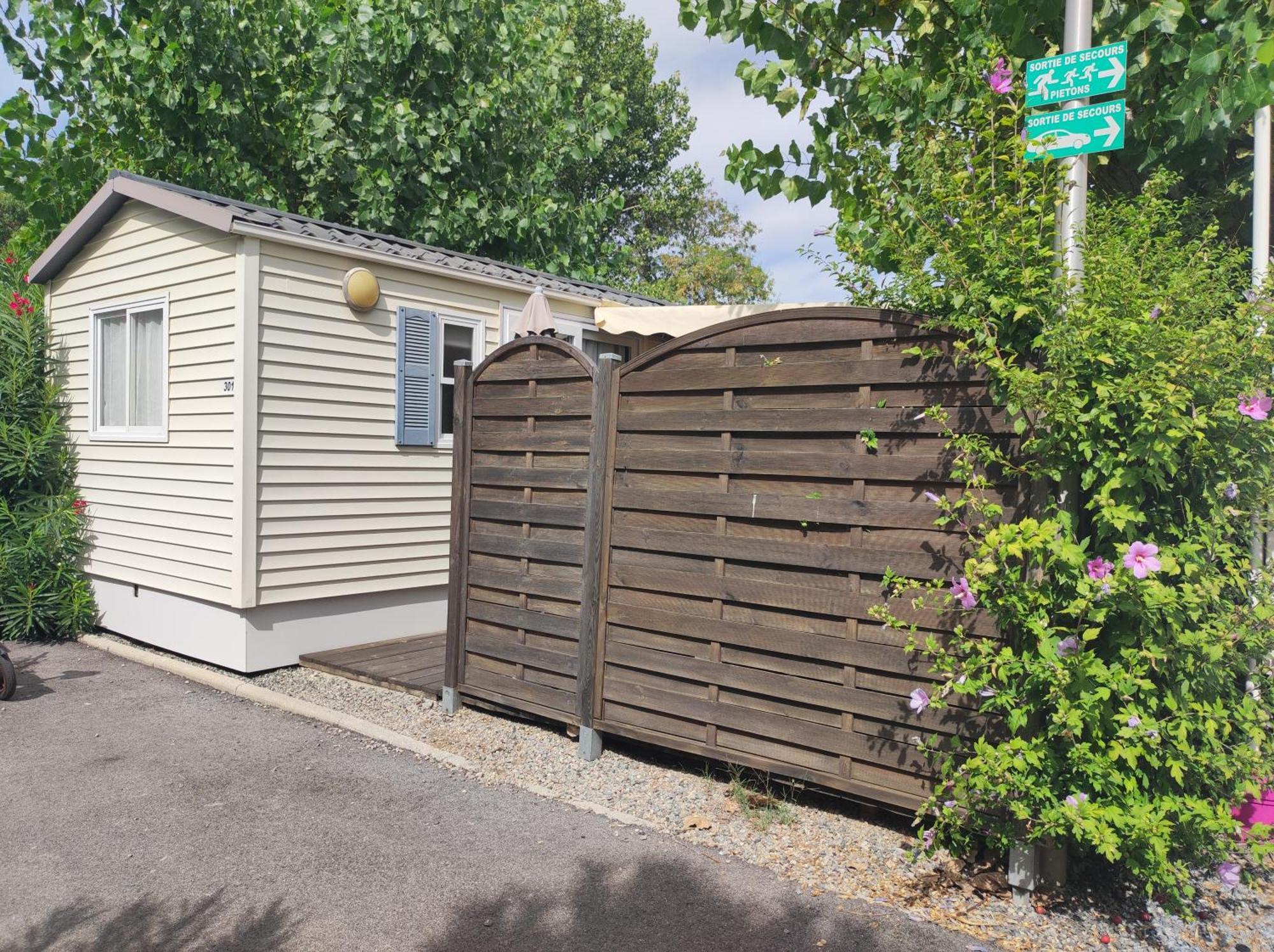 Campsite Familiales Dans Avec Piscine *