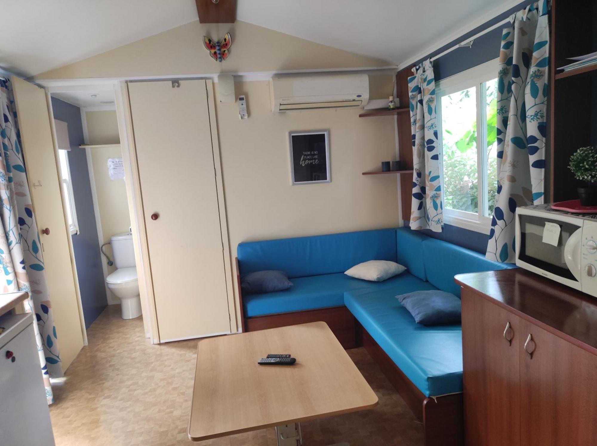 Campsite Familiales Dans Avec Piscine Frejus