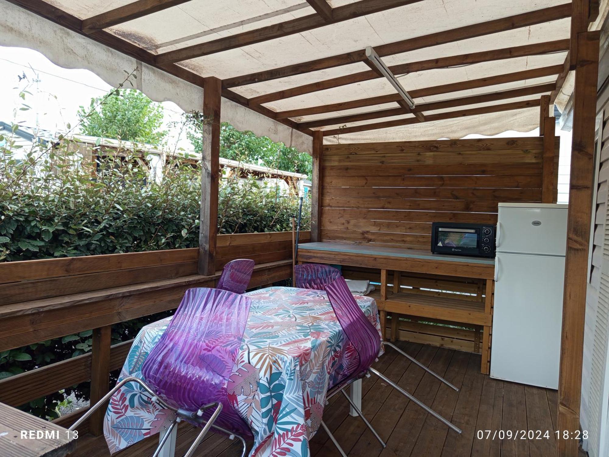 Campsite Familiales Dans Avec Piscine Frejus